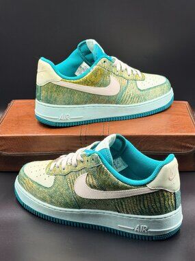 Nike Wmns Air Force 1 '07 'Radiant Emerald'